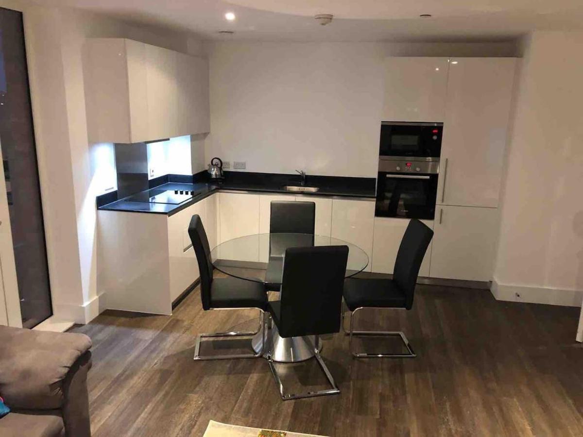 High View Two Bedroom Apartment In Woolwich Лондон Экстерьер фото